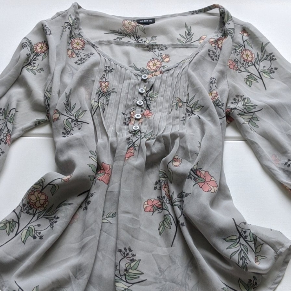 TORRID Grey, flowy, floral blouse